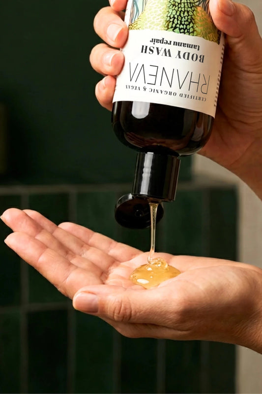 Hassas Ciltler için Sülfatsız Aromaterapik Duş Jeli, Organik ve Vegan Sertifikalı, 400 ml | RHANEVA - RHANEVA
